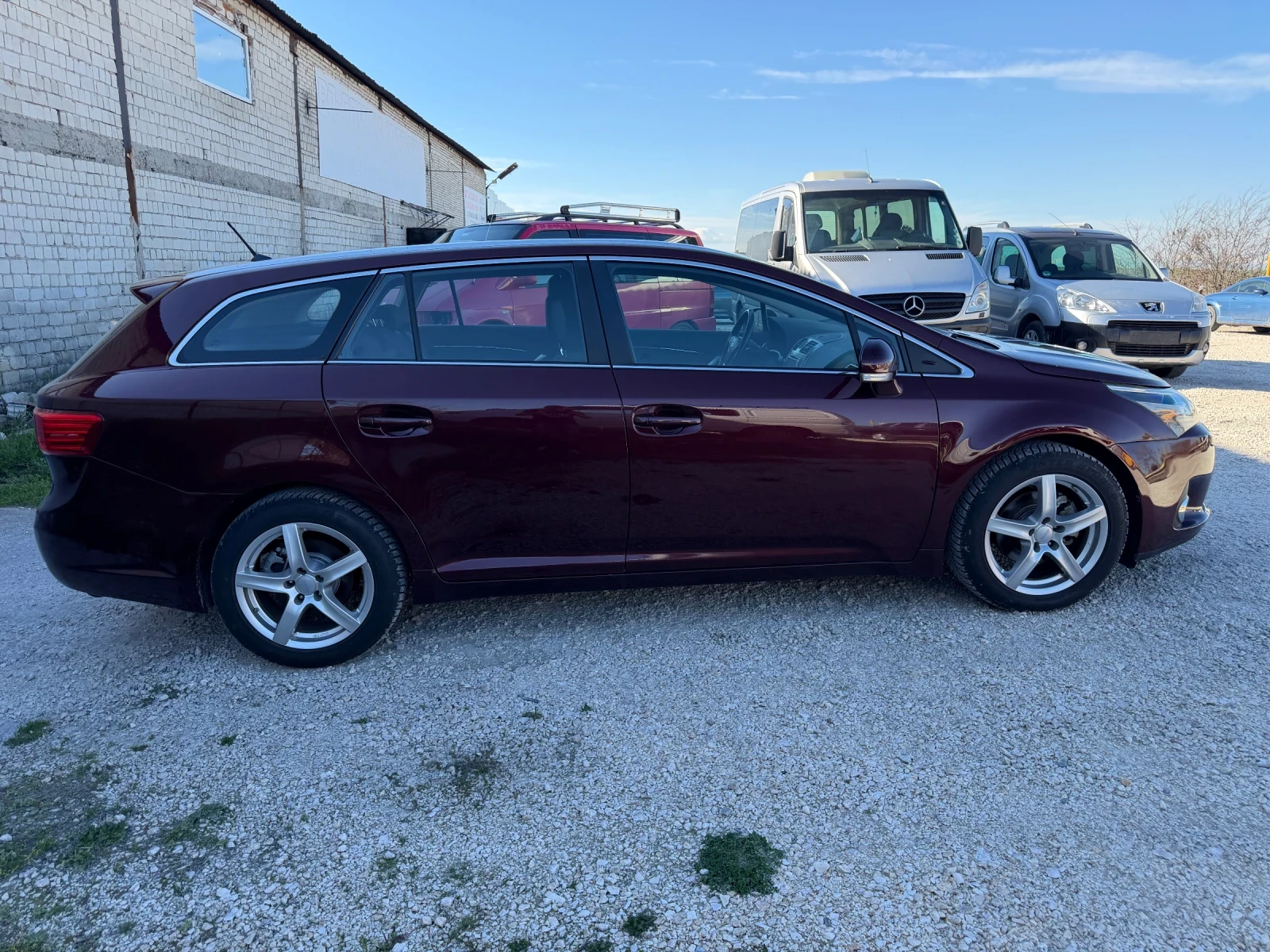 Toyota Avensis 2.0 FACE, снимка 7 - Автомобили и джипове - 54138526