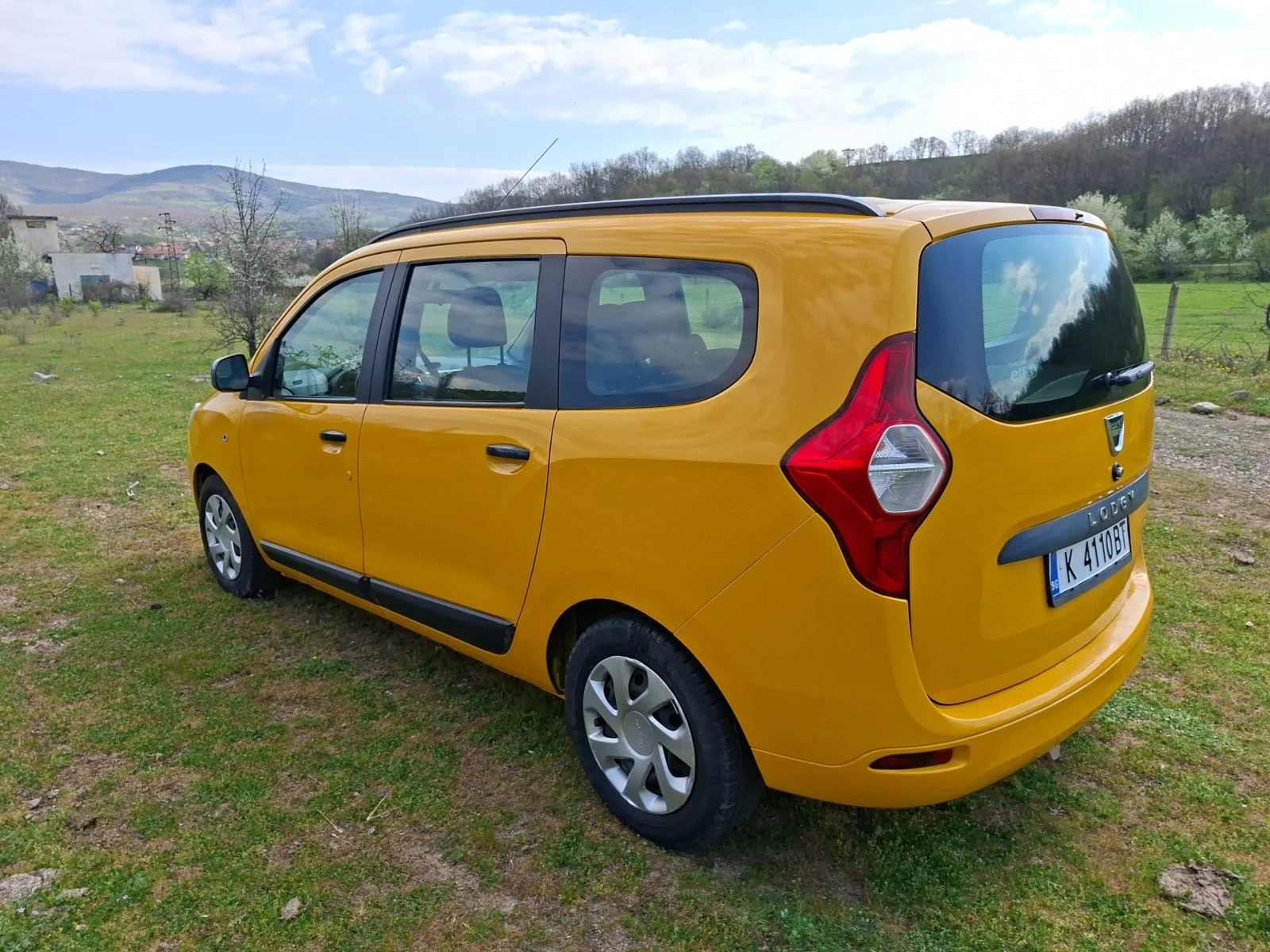 Dacia Lodgy, снимка 6 - Автомобили и джипове - 54269873