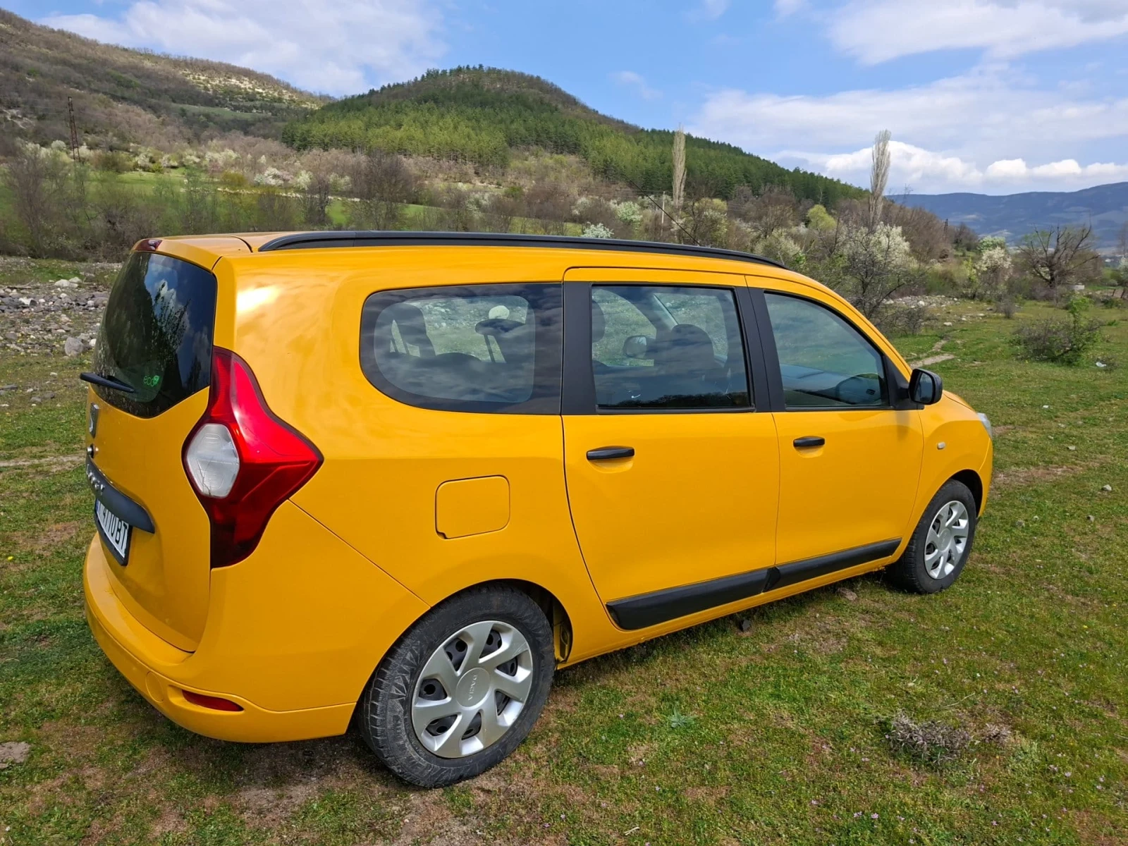 Dacia Lodgy, снимка 4 - Автомобили и джипове - 54269873