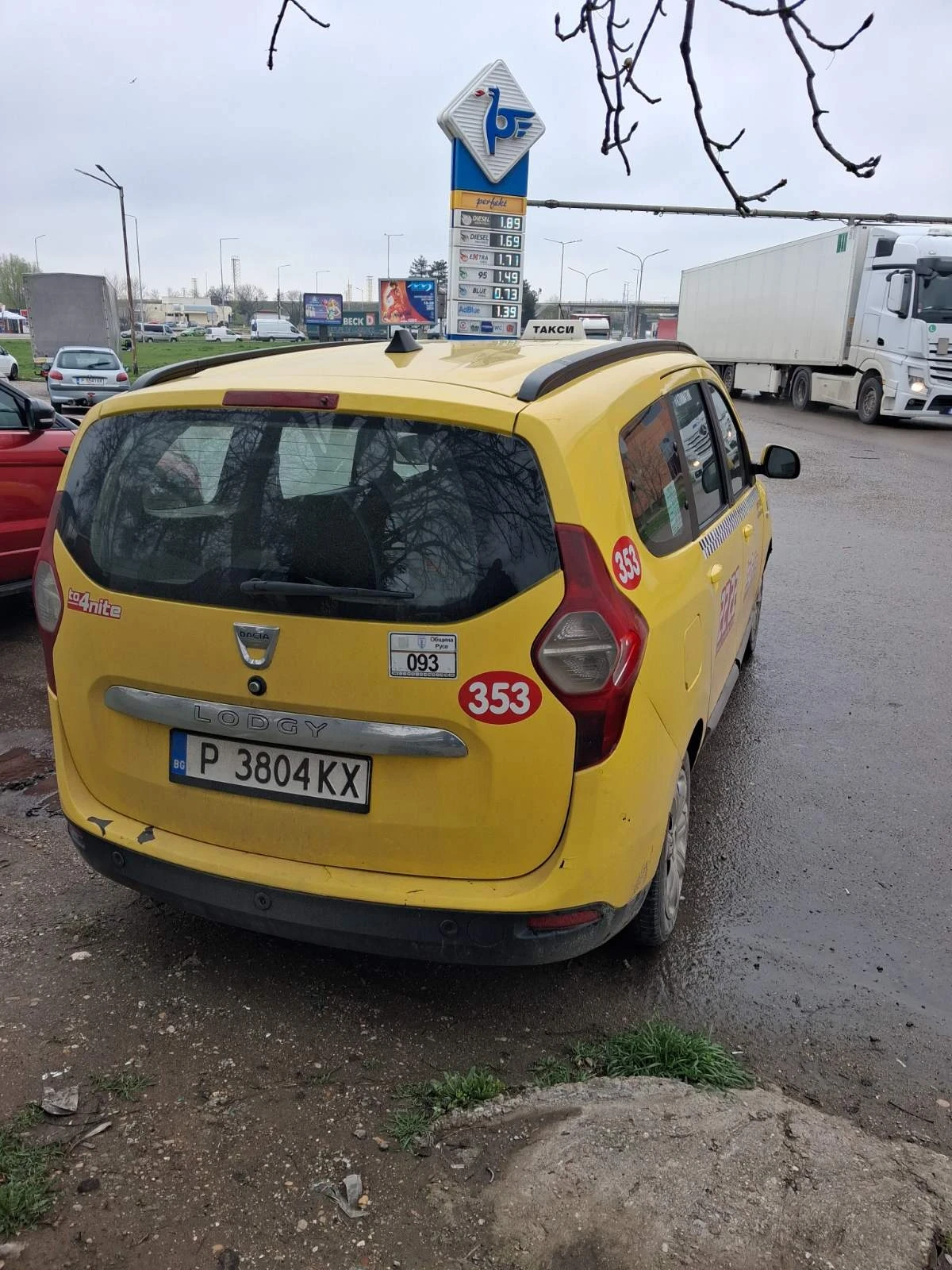 Dacia Lodgy 1.5 DCI, снимка 5 - Автомобили и джипове - 54390125