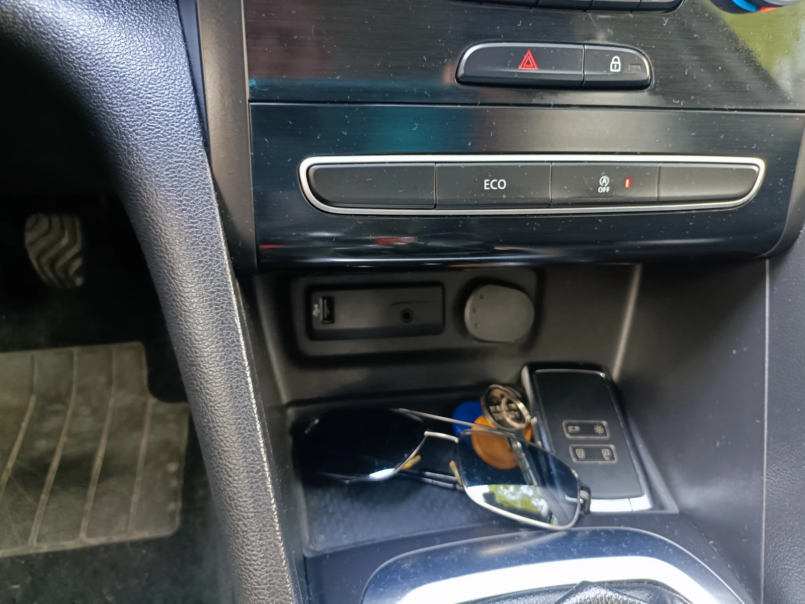 Renault Megane, снимка 14 - Автомобили и джипове - 54490074