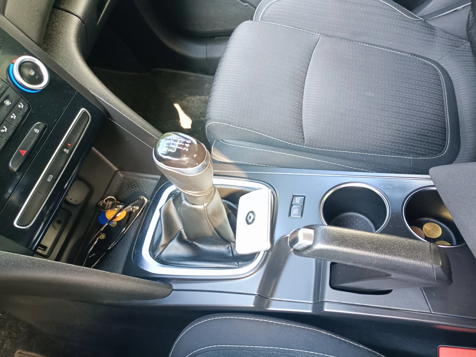 Renault Megane, снимка 16 - Автомобили и джипове - 54490074