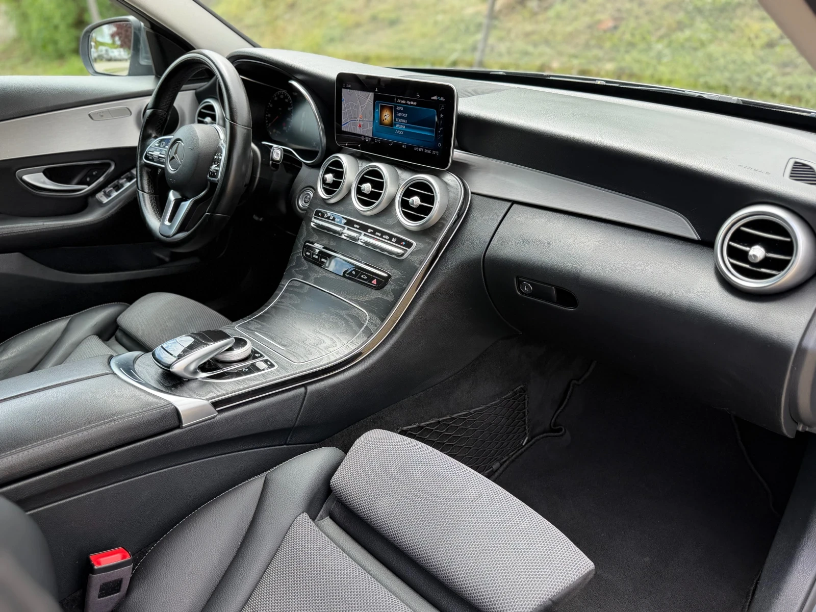 Mercedes-Benz C 220, снимка 8 - Автомобили и джипове - 54542971