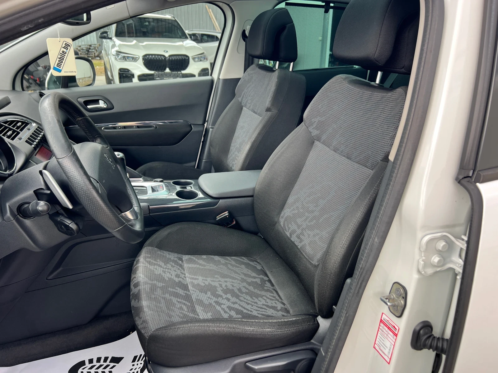 Peugeot 3008 1.6HDI-112к.с./ Head-up/ Distronic/ Панорама/EURO5, снимка 9 - Автомобили и джипове - 54621866