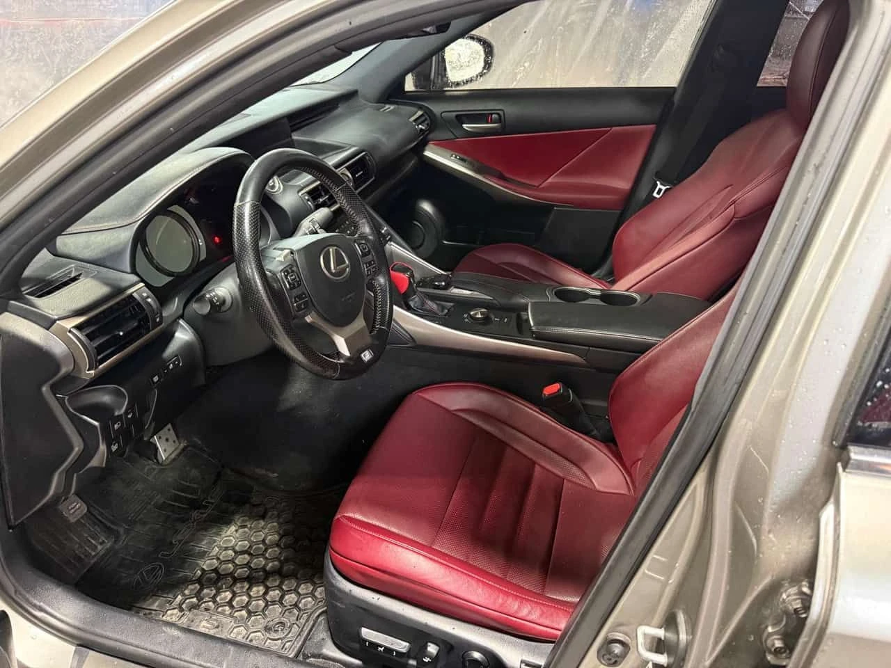 Lexus IS 300 AWD | F-SPORT PACK | PANO | NAVI | ОБДУХВАНЕ, снимка 11 - Автомобили и джипове - 54700156