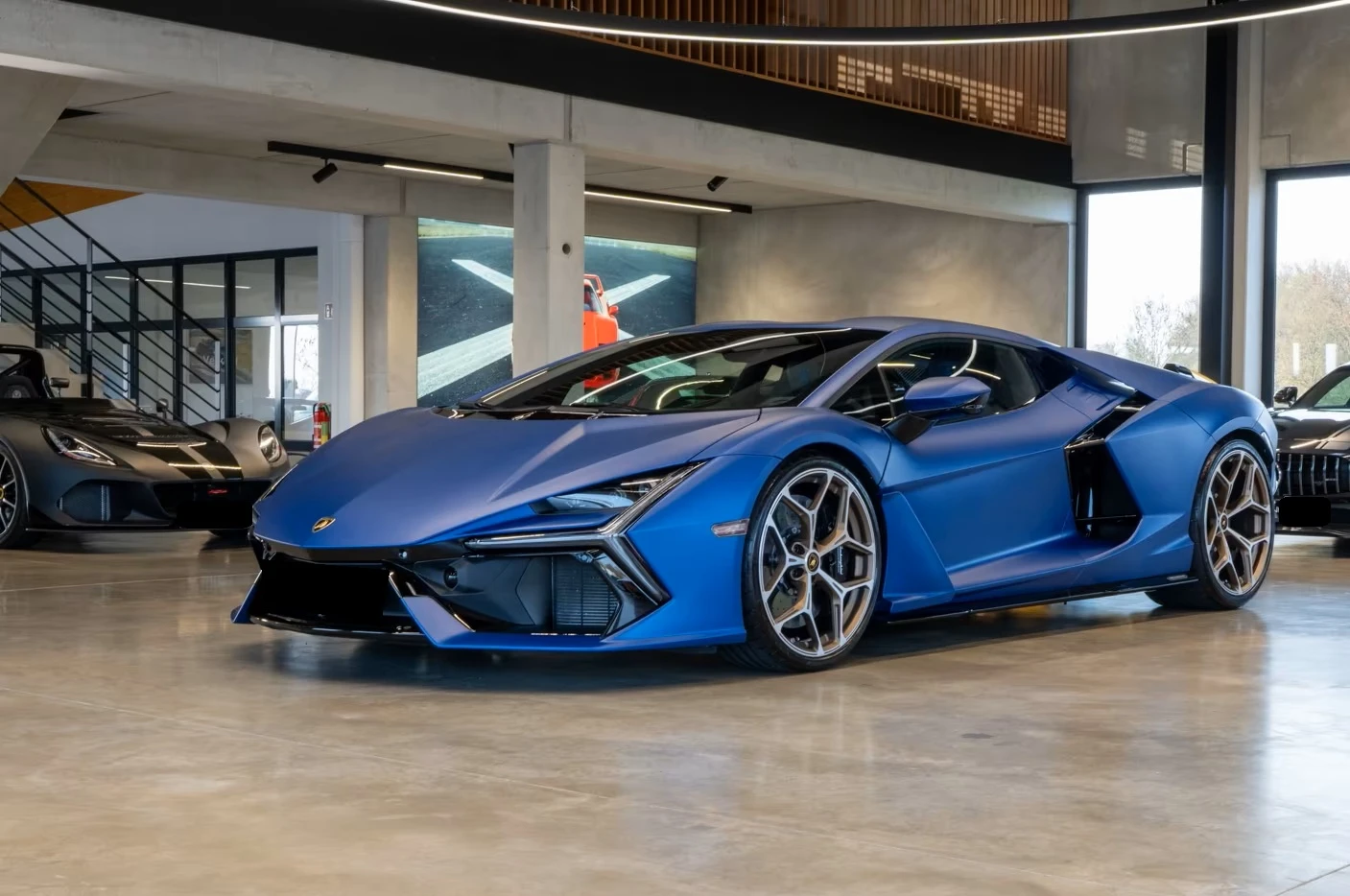 Lamborghini Revuelto V12 