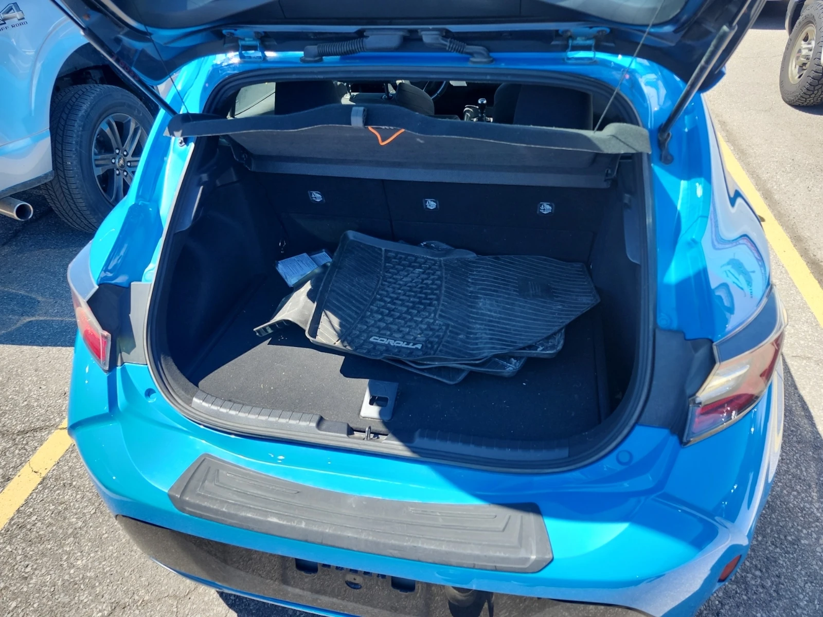 Toyota Corolla MANUAL, снимка 13 - Автомобили и джипове - 55017930