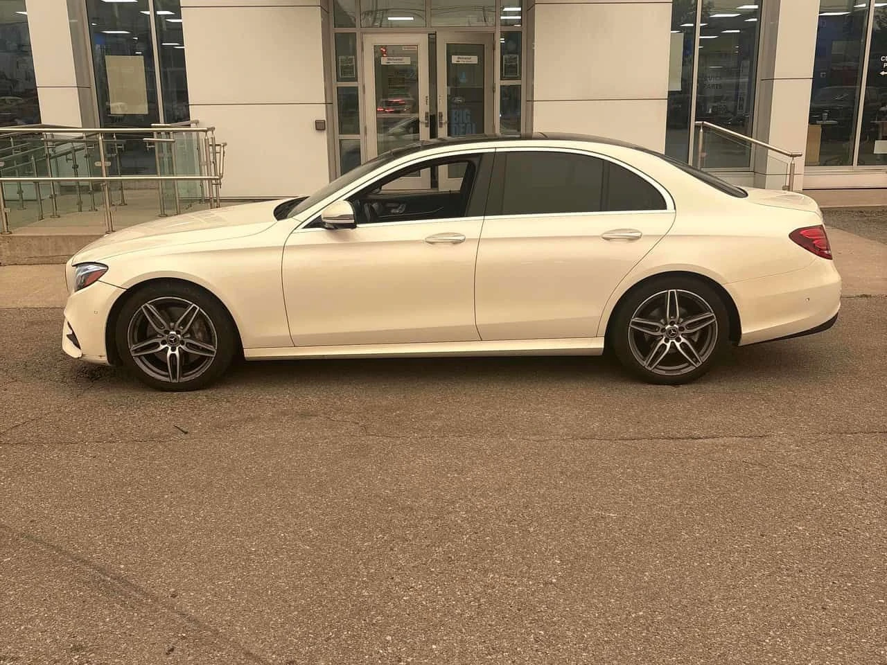 Mercedes-Benz E 300 4MATIC * AMG PACK* ���������* 360 ������* BURMASTE | Mobile.bg � ����������� 3