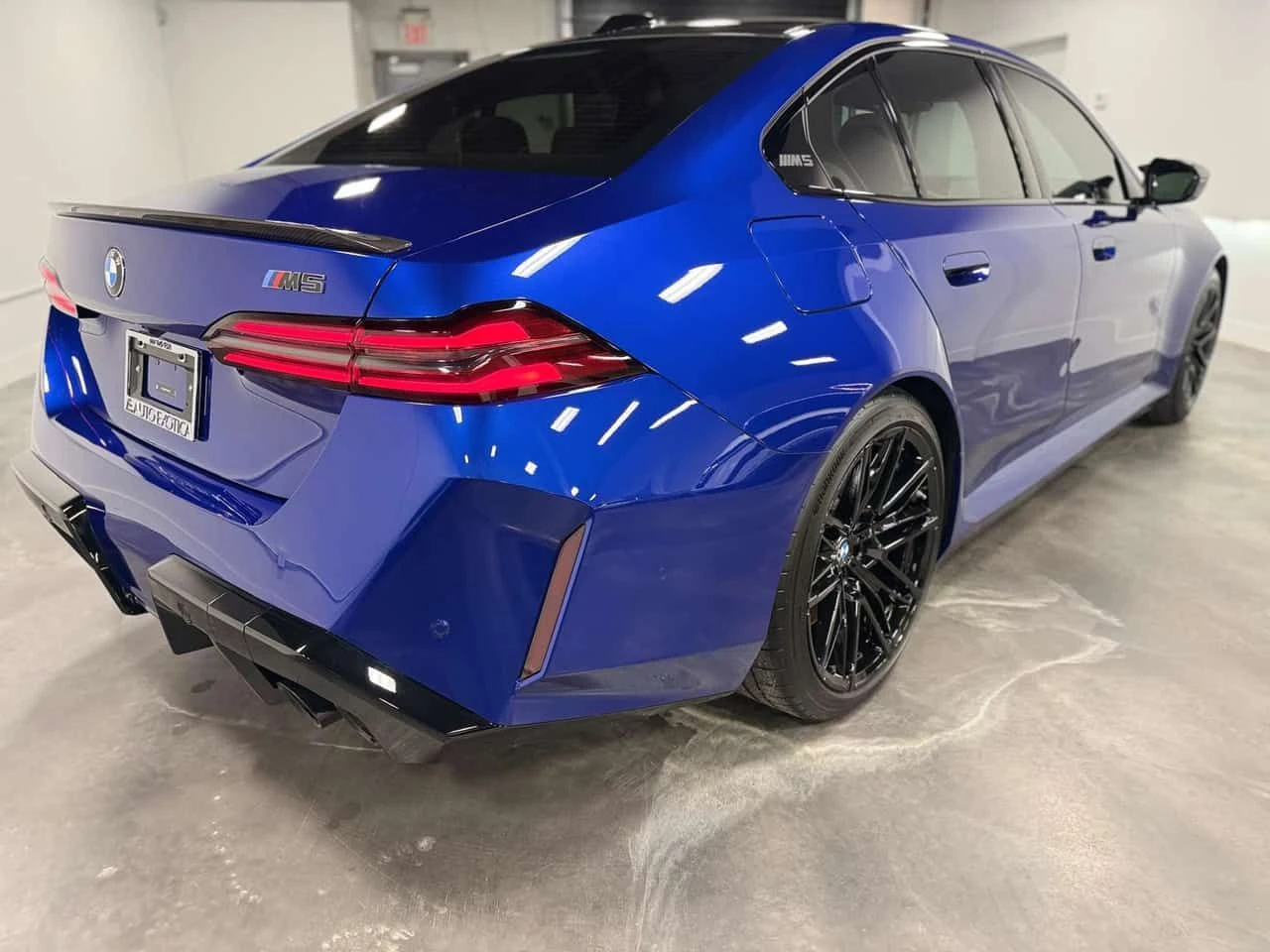 BMW M5 * Sedan * CARFAX * БЕЗ ПЪРВОНАЧАЛНА ВНОСКА, снимка 3 - Автомобили и джипове - 55343798
