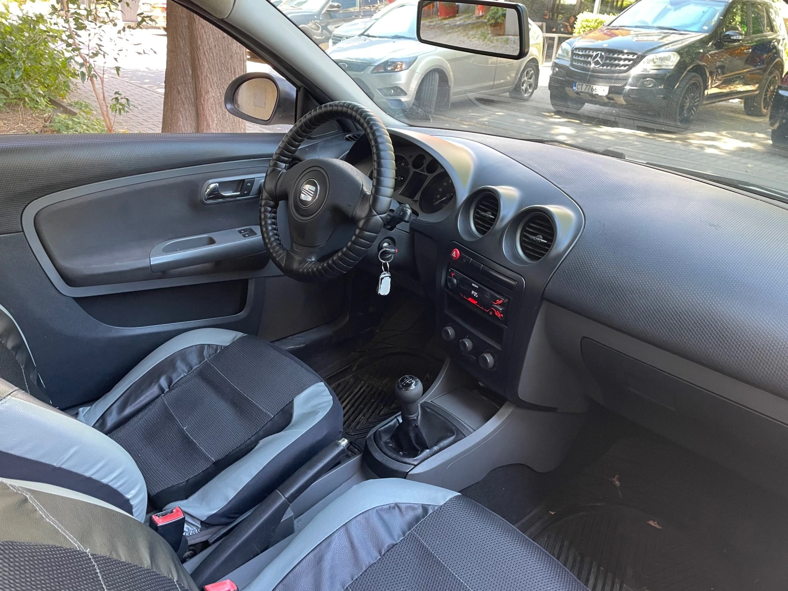 Seat Ibiza 1.2, снимка 8 - Автомобили и джипове - 55510980