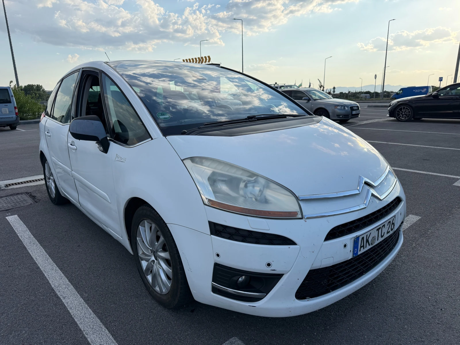 Citroen C4 Picasso, снимка 12 - Автомобили и джипове - 55599265