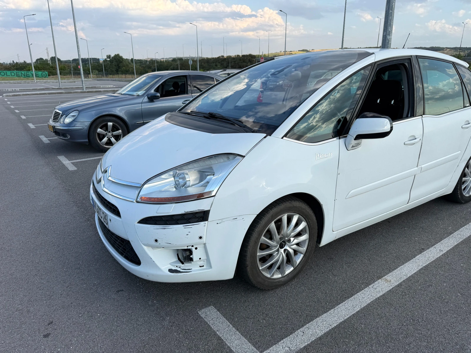 Citroen C4 Picasso, снимка 4 - Автомобили и джипове - 55599265