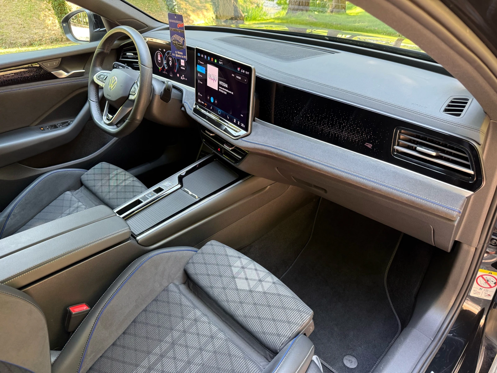 VW Passat 2.0TDI* R-LINE* ГАРАНЦИЯ* IQ* DIST* CAM* FULL, снимка 8 - Автомобили и джипове - 55626180