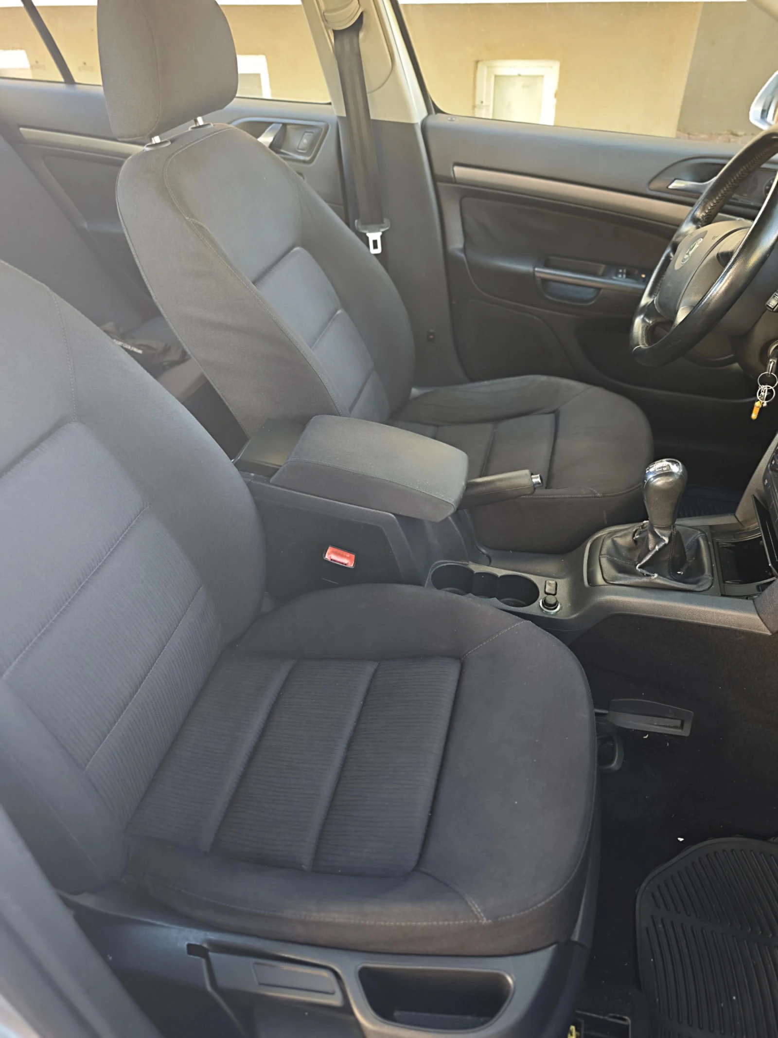 Skoda Octavia 1.9 TDI / 105, снимка 8 - Автомобили и джипове - 55962144