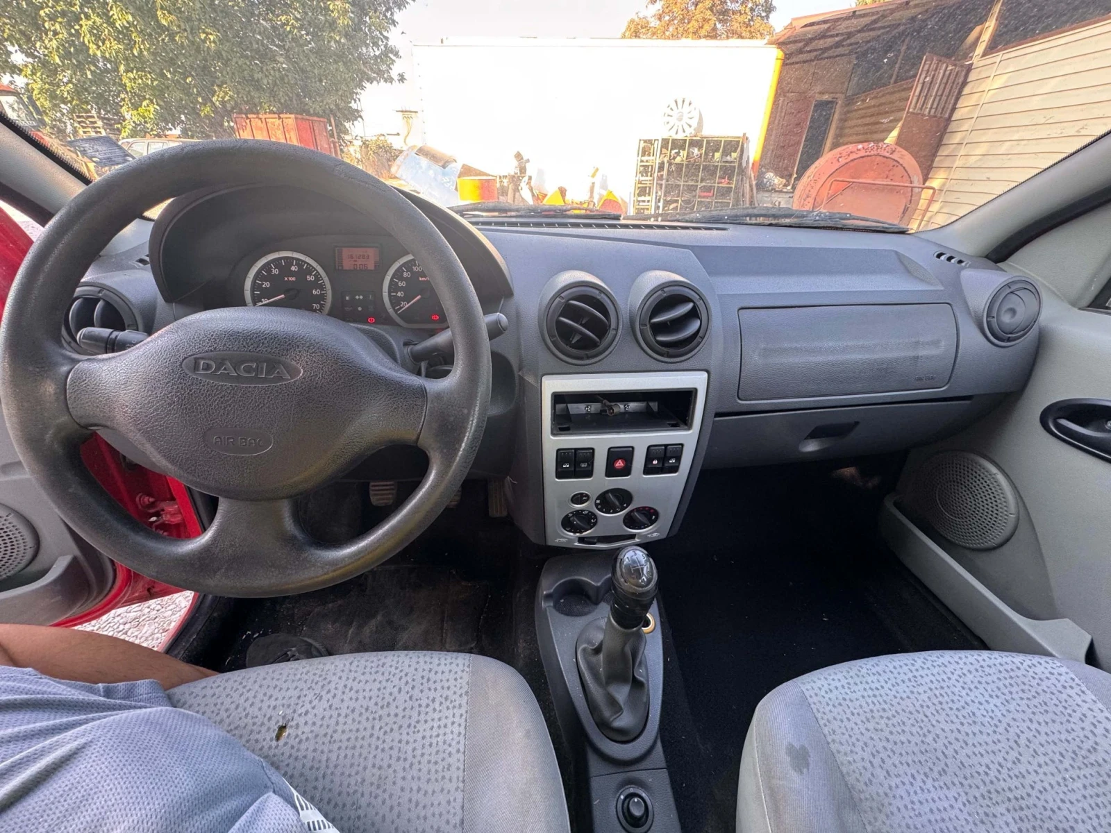 Dacia Logan Дизел, снимка 5 - Автомобили и джипове - 55979269