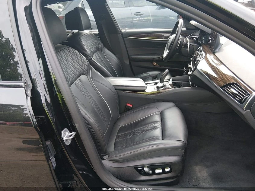 BMW 540 XDRIVE* PREMIUM* КЛИП НА МОТОРА* CARFAX, снимка 10 - Автомобили и джипове - 56152638