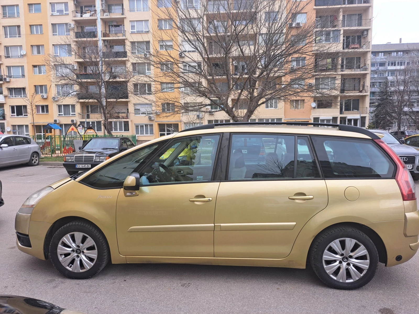 Citroen Grand C4 Picasso, снимка 2 - Автомобили и джипове - 56201965