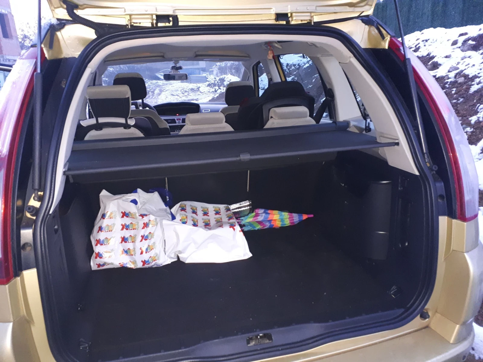 Citroen Grand C4 Picasso, снимка 13 - Автомобили и джипове - 56201965