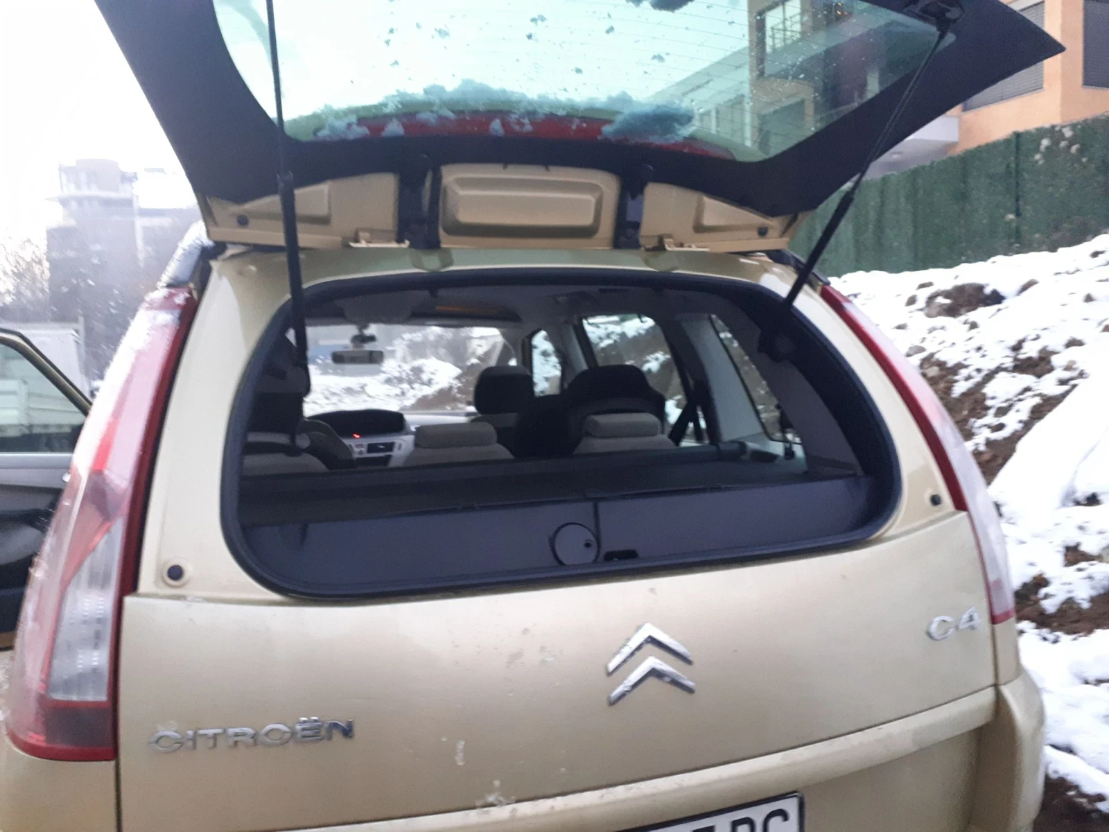 Citroen Grand C4 Picasso, снимка 10 - Автомобили и джипове - 56201965