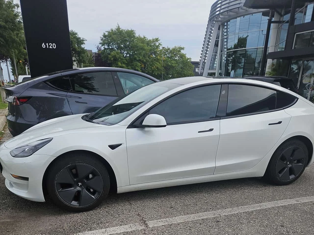 Tesla Model 3  RWD / Carfax / ����������  | Mobile.bg � ����������� 2