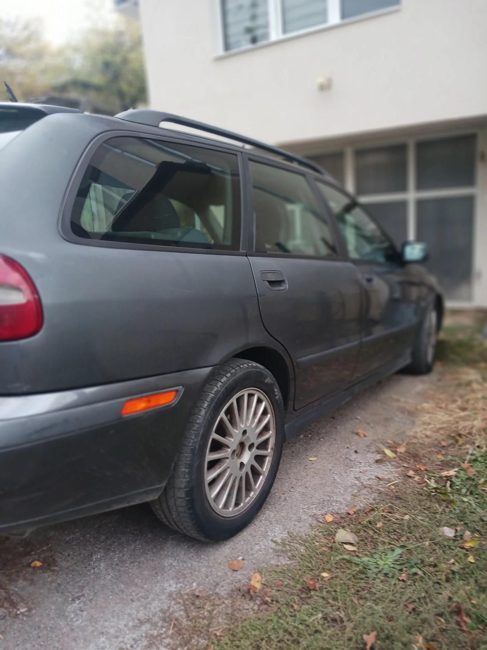 Volvo V40, снимка 3 - Автомобили и джипове - 56568993