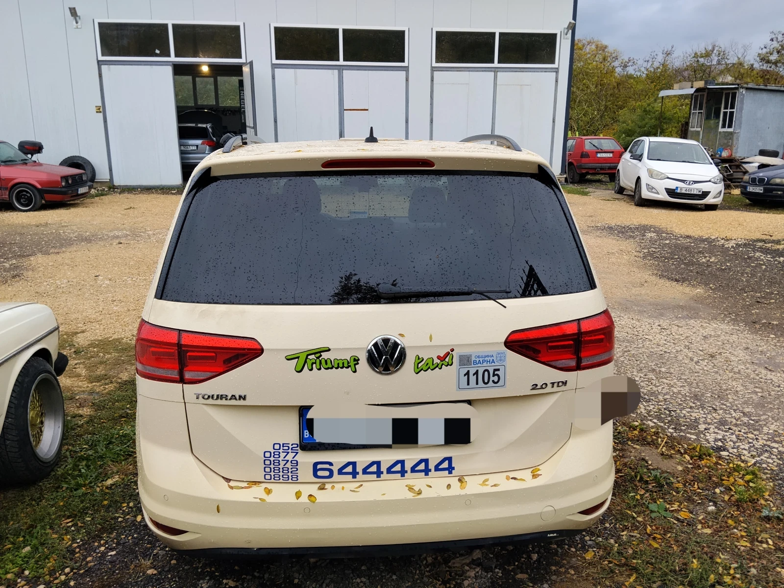 VW Touran, снимка 2 - Автомобили и джипове - 56725759