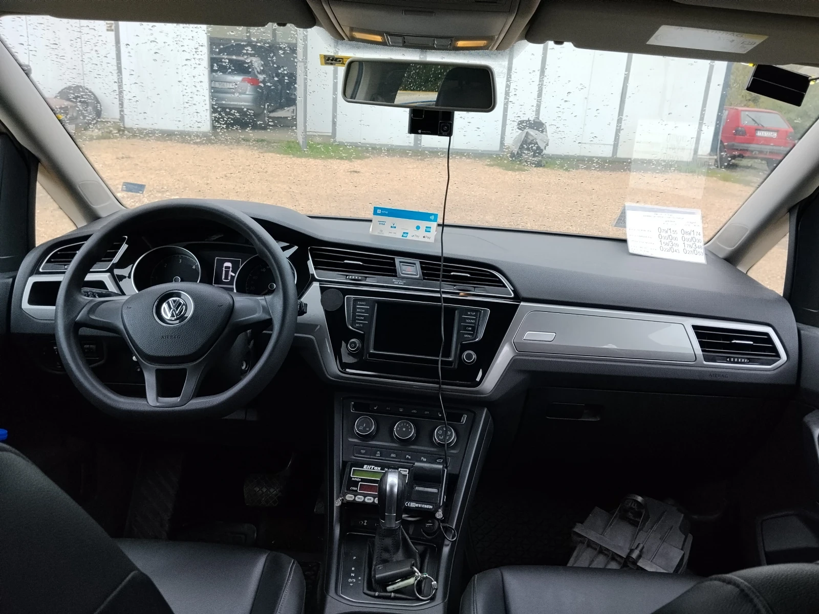 VW Touran, снимка 7 - Автомобили и джипове - 56725759