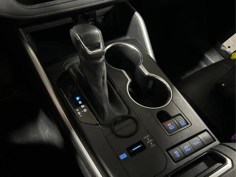 Toyota Highlander HYBRID XLE * * CARFAX * * АВТО КРЕДИТ * * , снимка 11 - Автомобили и джипове - 53290046