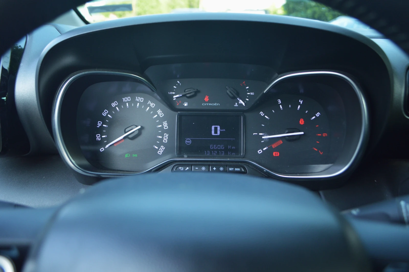 Citroen C3 Aircross 1.2i / ГАЗ - изображение 9