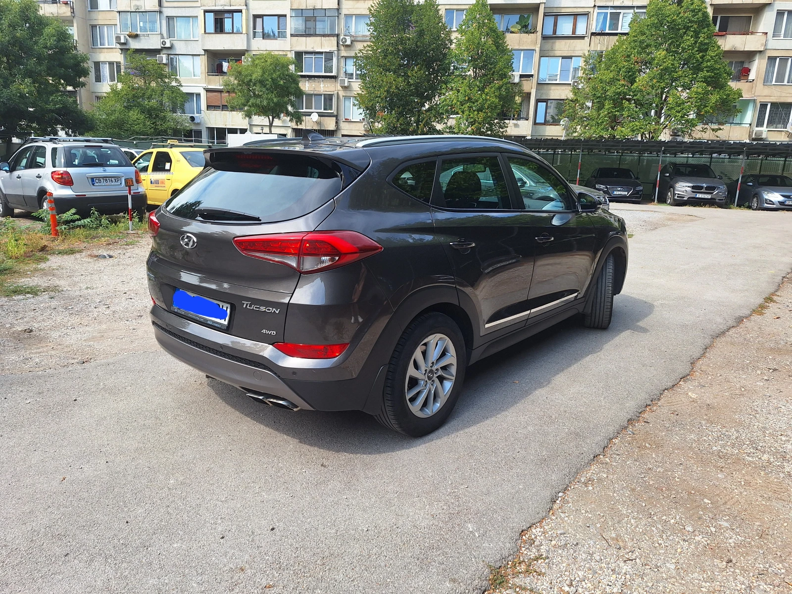 Hyundai Tucson 2.0crdi 4x4, снимка 4 - Автомобили и джипове - 53818683