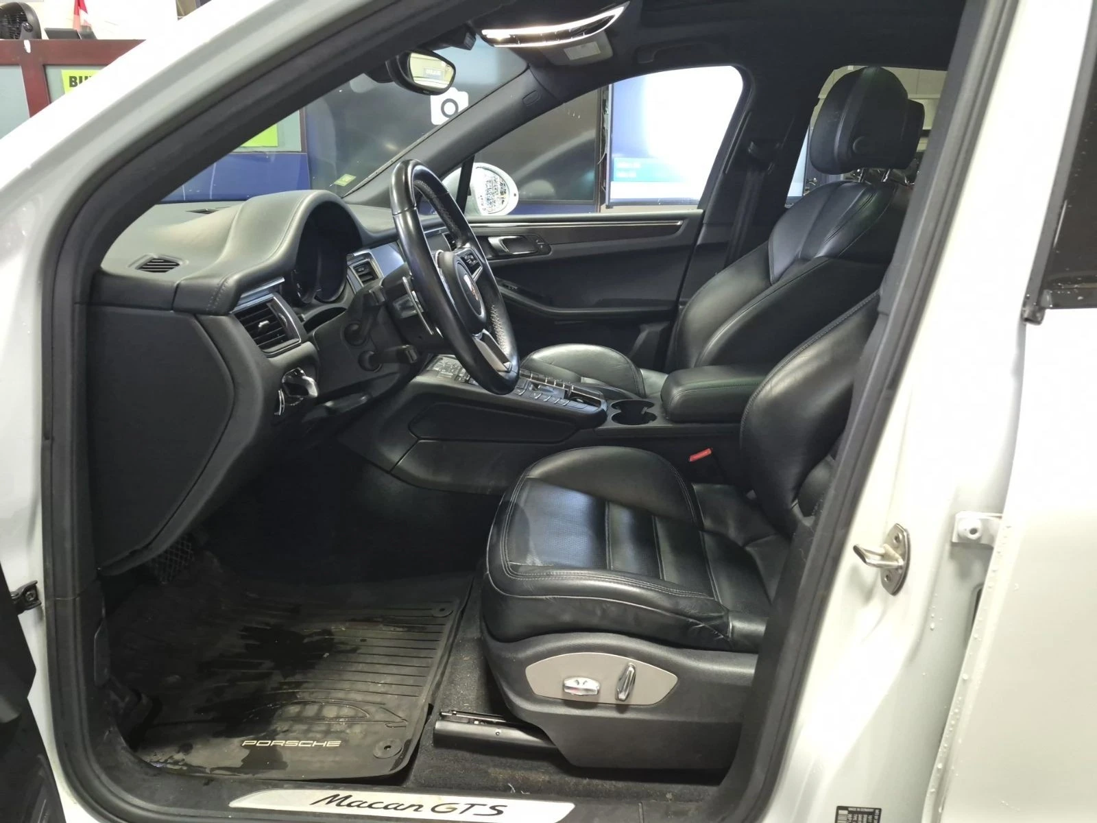 Porsche Macan GTS РЕГИСТАЦИЯ+ ОБСЛУЖВАНЕ, снимка 5 - Автомобили и джипове - 54126118