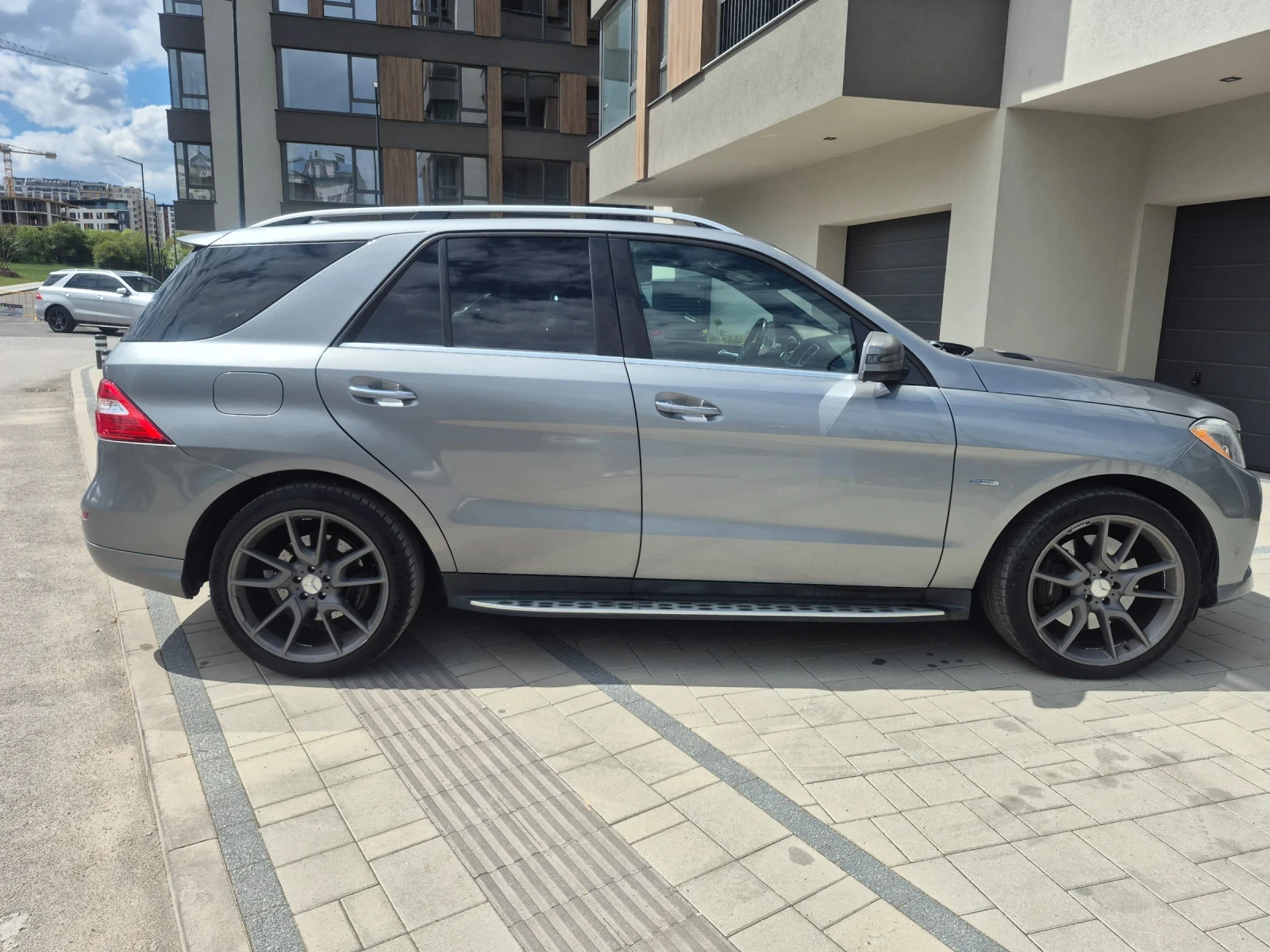 Mercedes-Benz ML 550, снимка 6 - Автомобили и джипове - 54355847