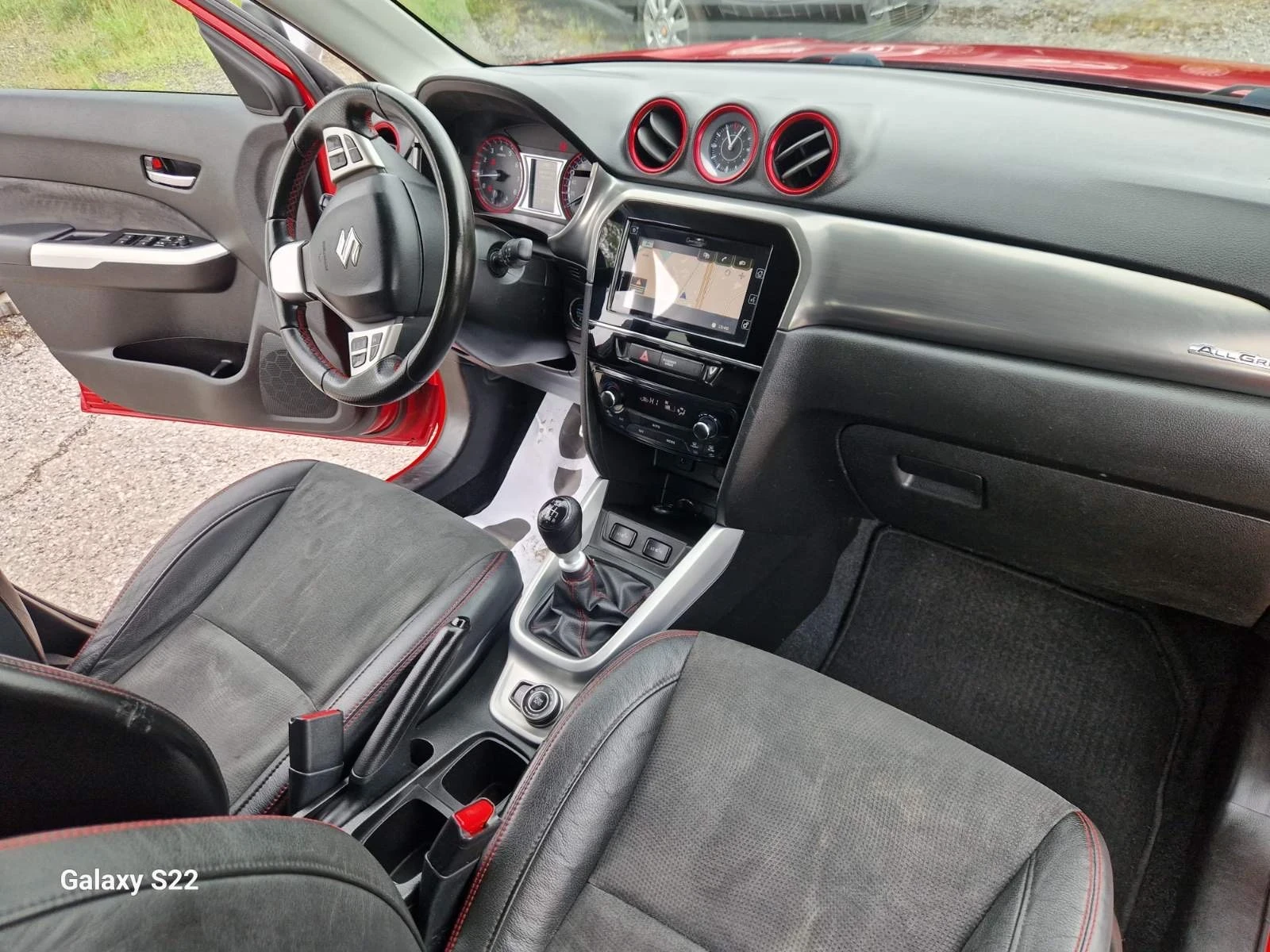 Suzuki Vitara 1.4 TURBO, снимка 11 - Автомобили и джипове - 54595943