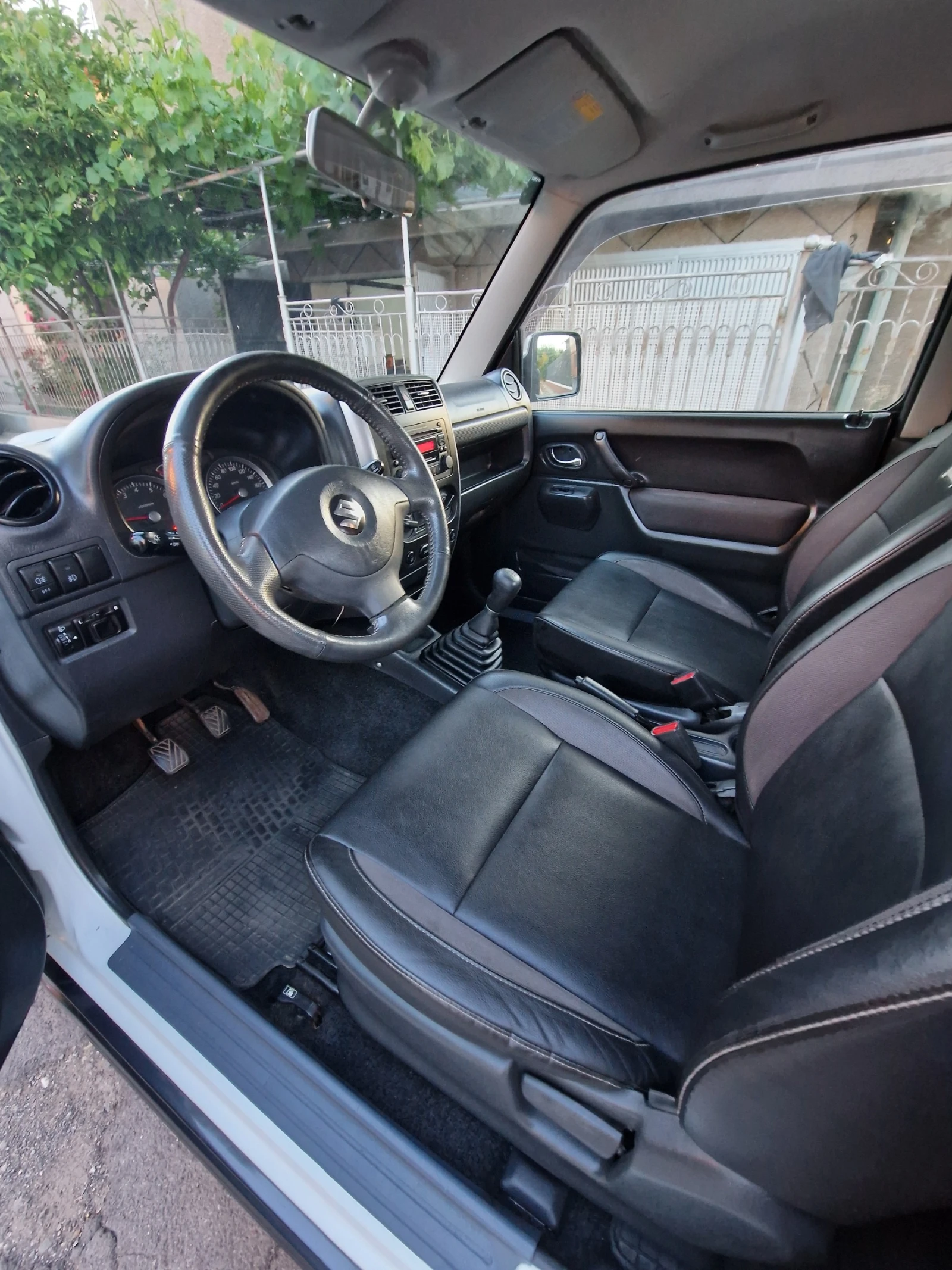 Suzuki Jimny 1.3i, снимка 10 - Автомобили и джипове - 54918723