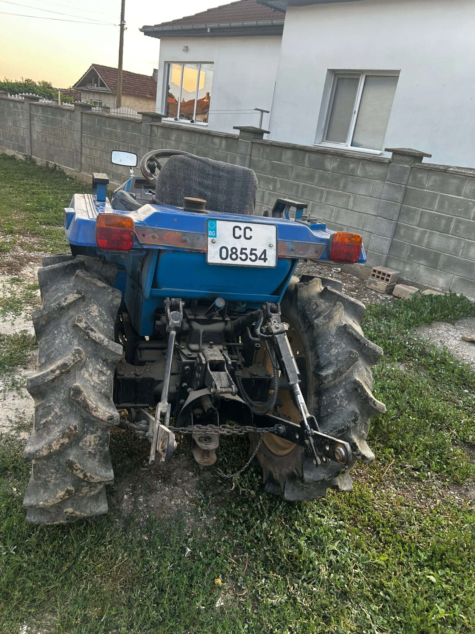 ������� ISEKI | Mobile.bg � ����������� 3