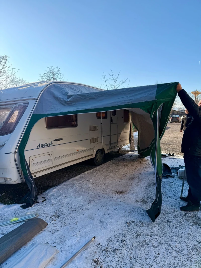 Каравана Award Ace Nightstar, снимка 5 - Каравани и кемпери - 53247497