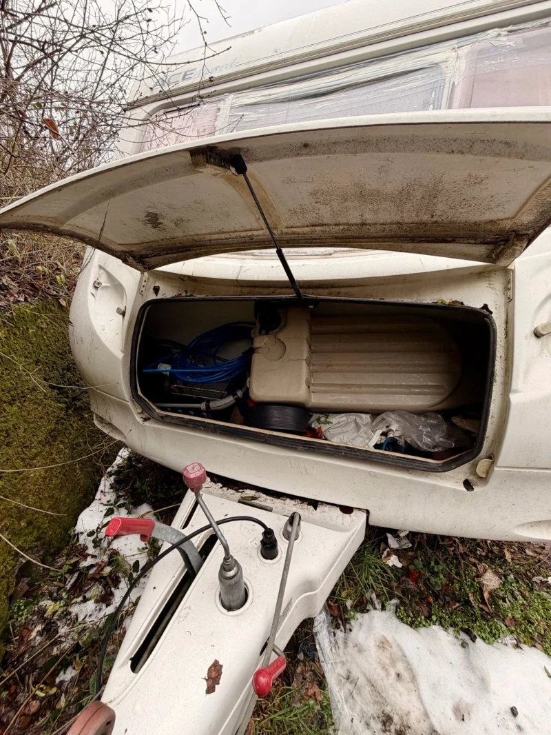 Каравана Award Ace Nightstar, снимка 3 - Каравани и кемпери - 53247497