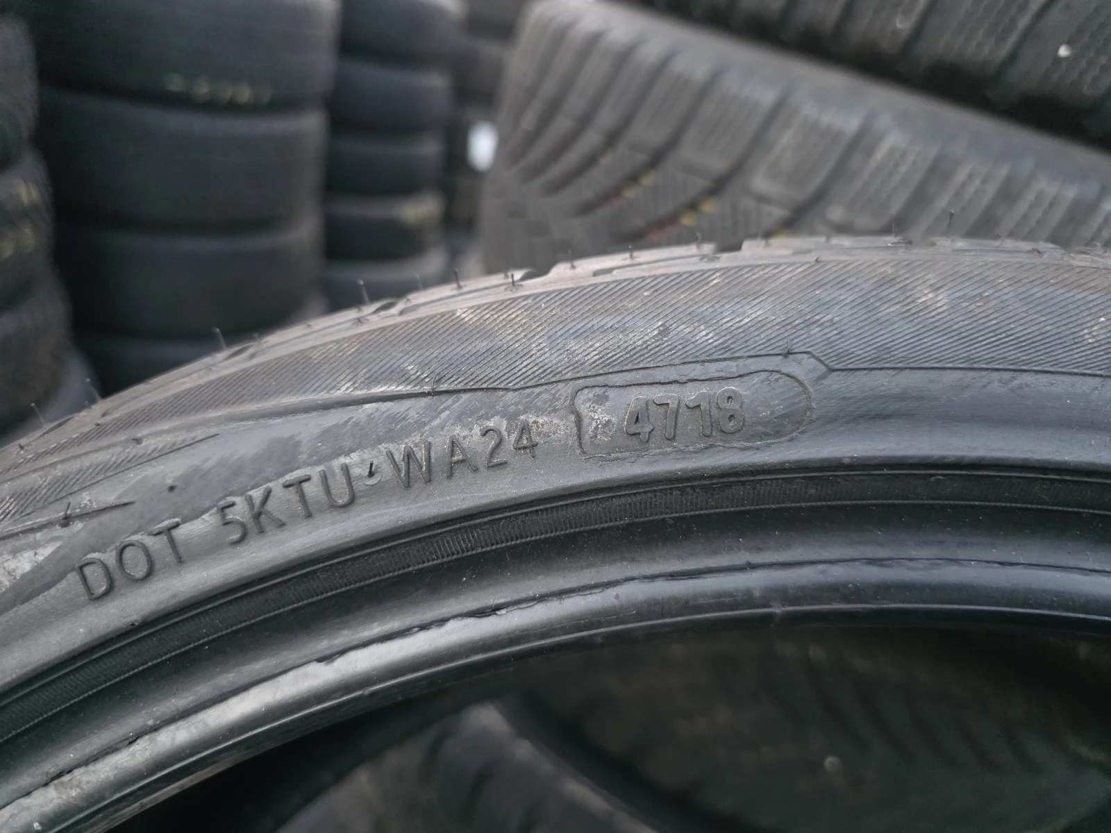 Гуми Летни 245/35R20, снимка 8 - Гуми и джанти - 56663185