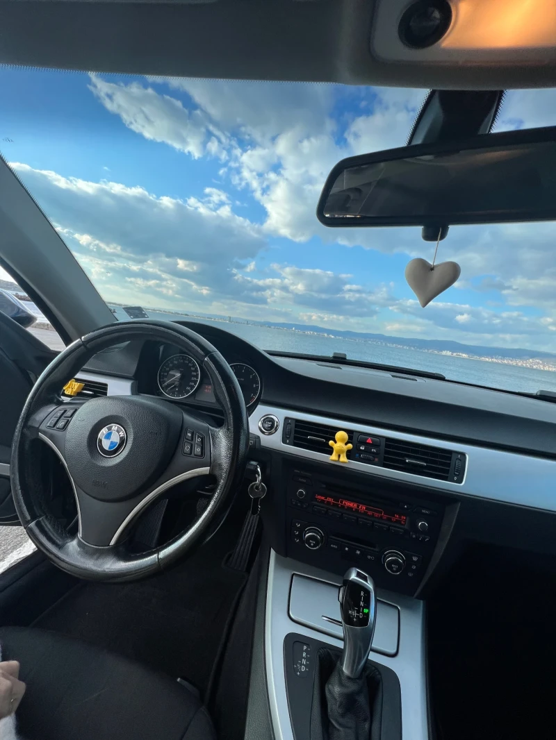 BMW 320, снимка 10 - Автомобили и джипове - 45082205