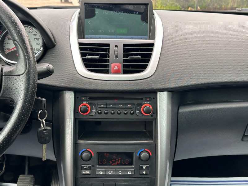 Peugeot 207 1.4* Navi* Panorama* , снимка 8 - Автомобили и джипове - 46030365