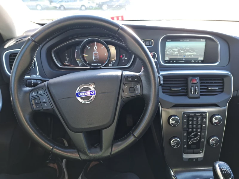 Volvo V40 2.0-150к.с, снимка 14 - Автомобили и джипове - 47624096