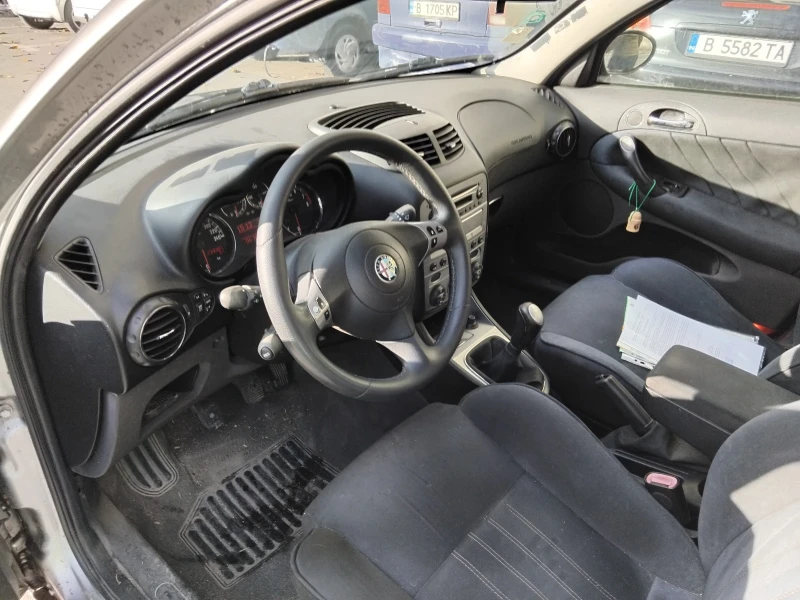 Alfa Romeo 147 1.6 T.Spark, снимка 6 - Автомобили и джипове - 47843357