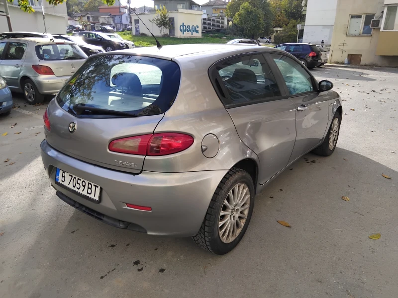 Alfa Romeo 147 1.6 T.Spark, снимка 3 - Автомобили и джипове - 47843357