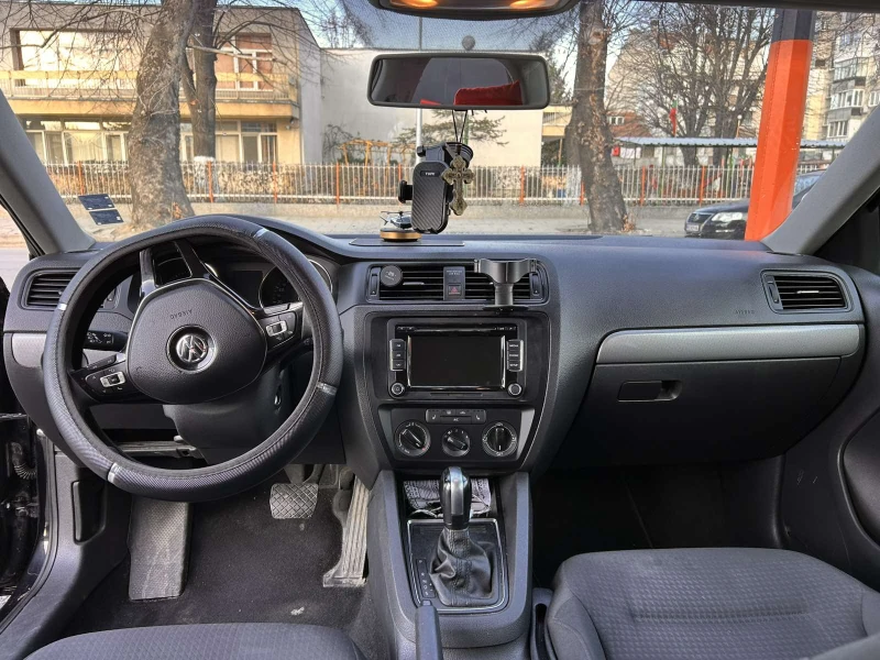 VW Jetta, снимка 6 - Автомобили и джипове - 49507749