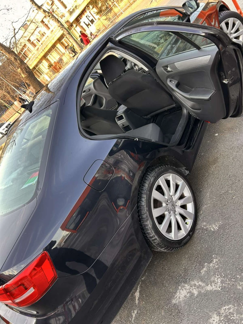 VW Jetta, снимка 3 - Автомобили и джипове - 49507749