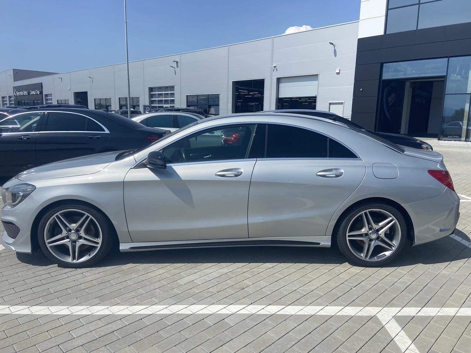 Mercedes-Benz CLA 220 AMG Line - изображение 9