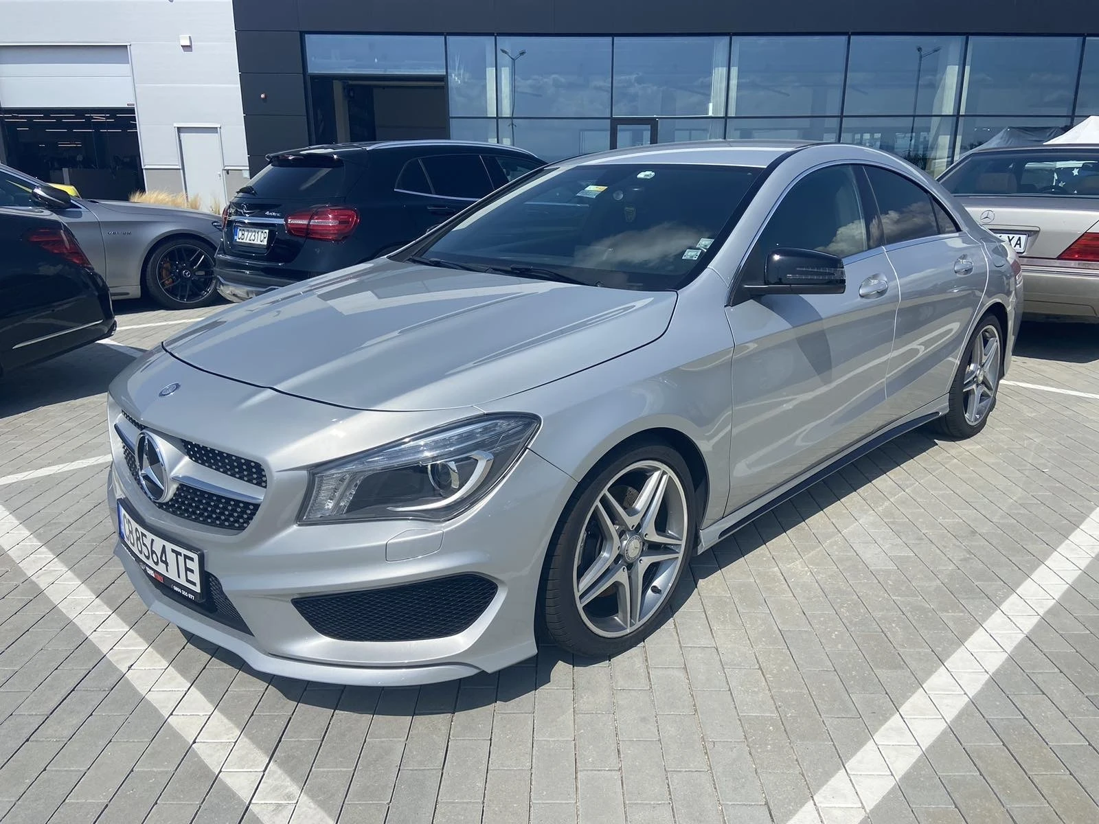 Mercedes-Benz CLA 220 AMG Line - изображение 8