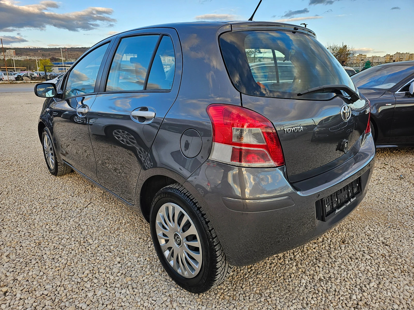 Toyota Yaris 1.33i, 101к.с., Facelift  - изображение 6