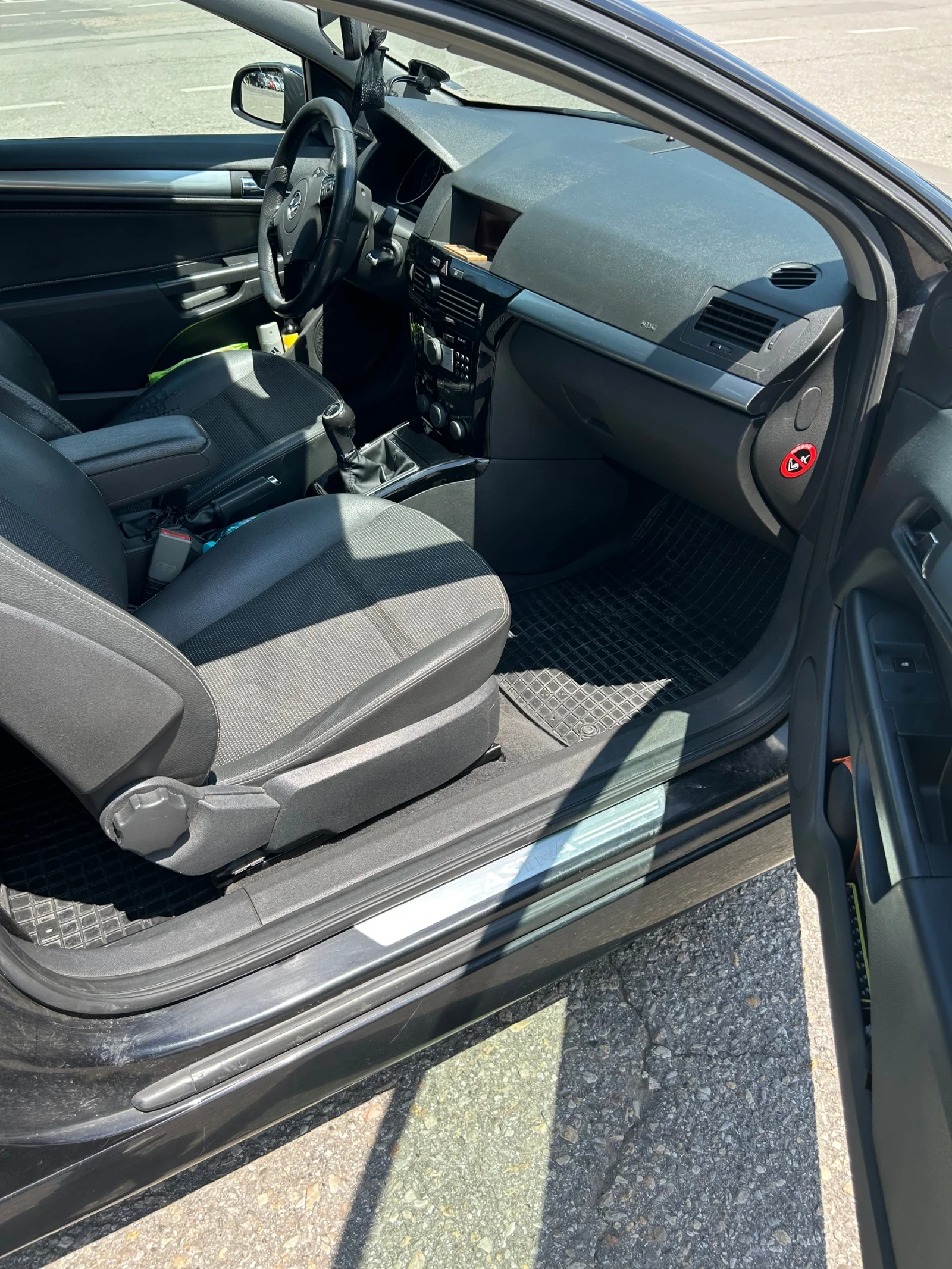 Opel Astra H GTC Facelift 1.9CDTI/150HP, снимка 11 - Автомобили и джипове - 54836573