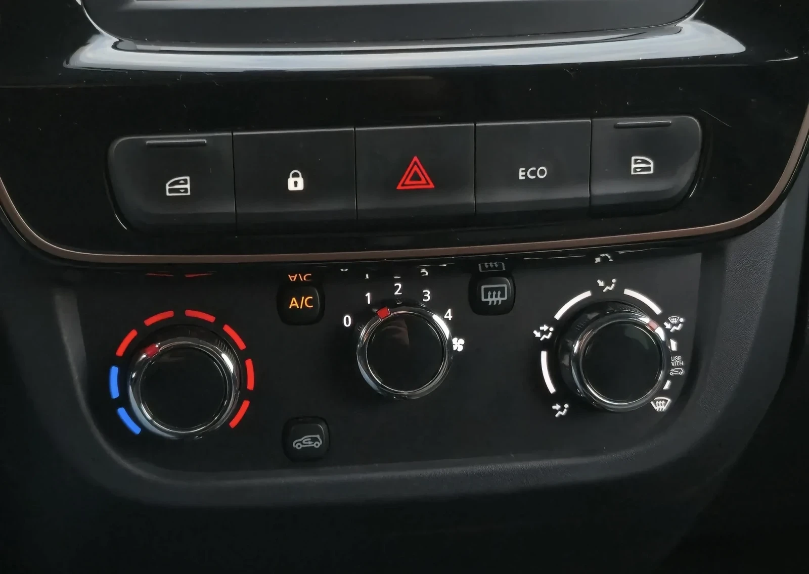 Dacia Spring EXTREME 65 12.2023г - изображение 7